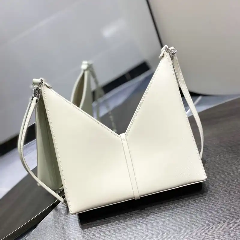 Givenchy Bag 2206RF0009