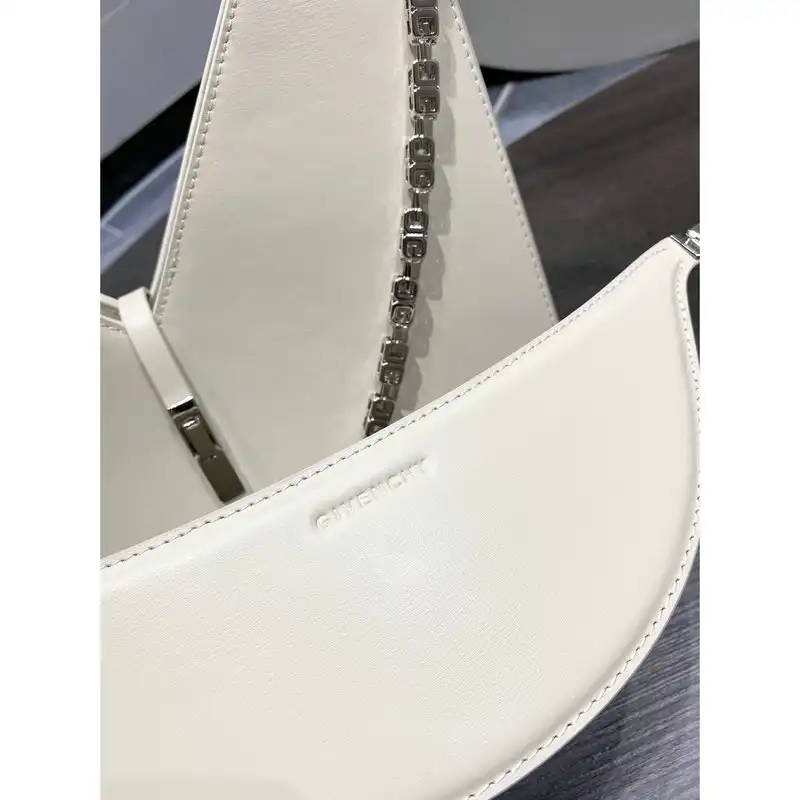 Givenchy Bag 2206RF0009