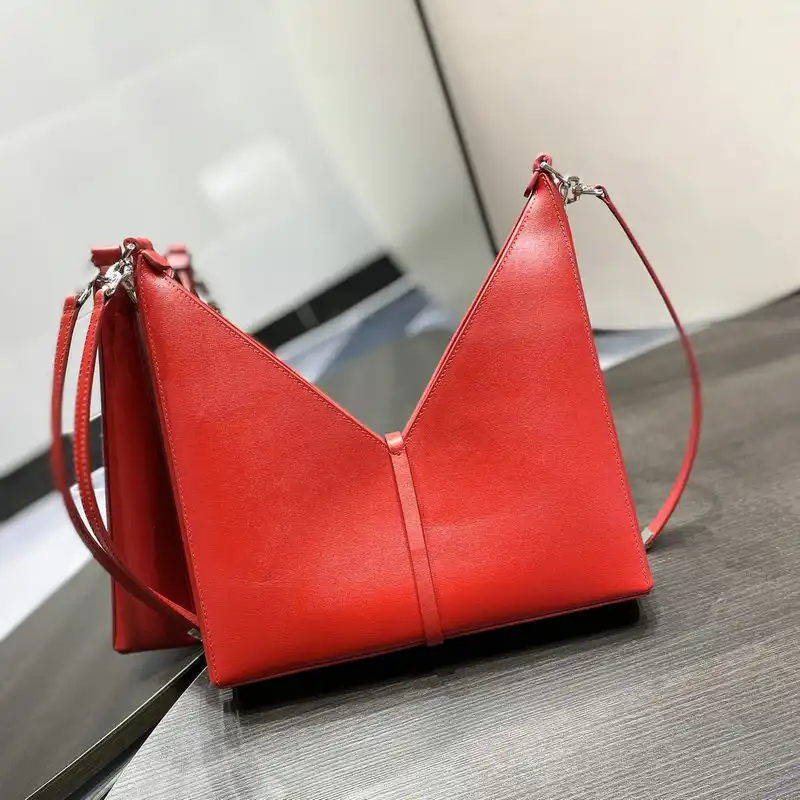 Fashionrepsfam ru Givenchy Bag 2206RF0011