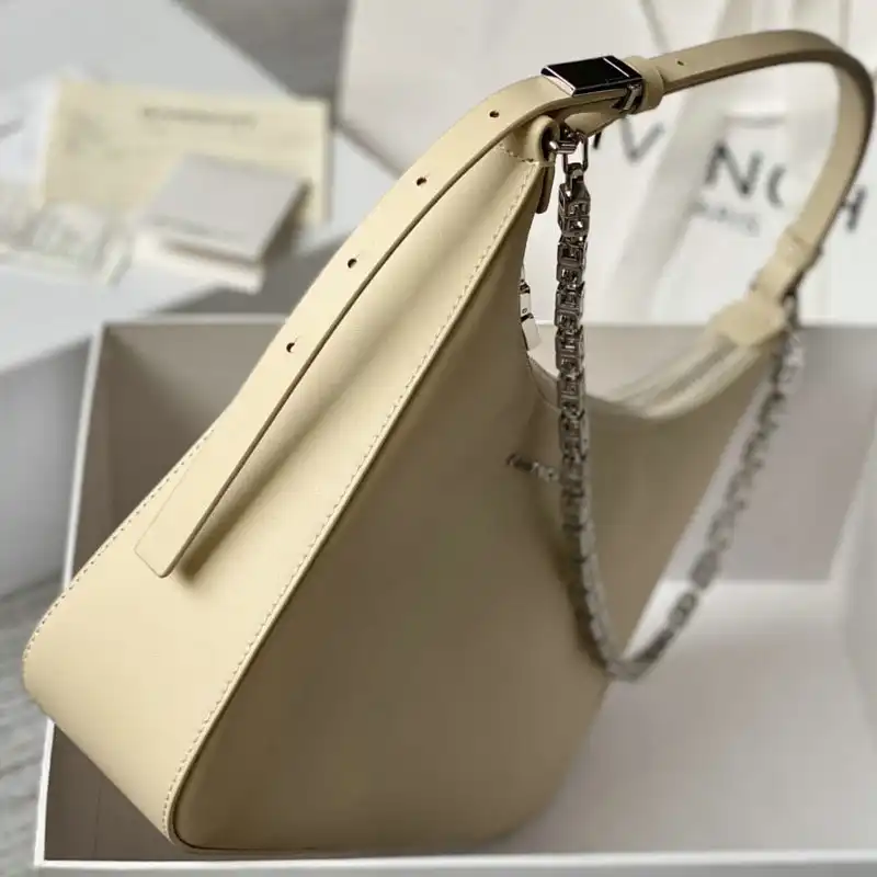 Givenchy Bag 2206RF0012