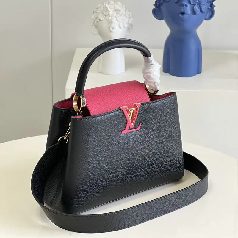 LV Bag 2206YA0004