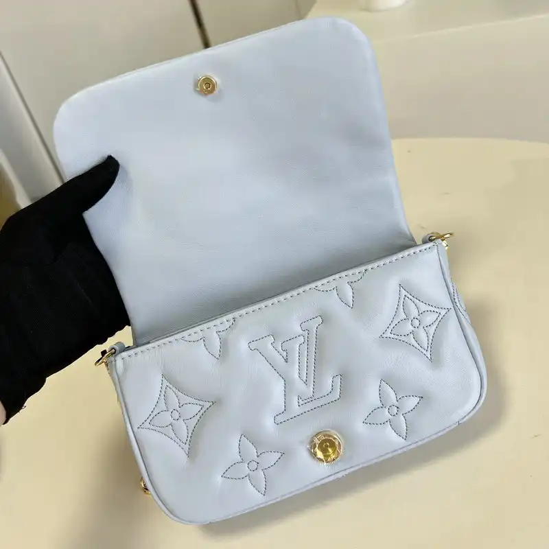 LV Bag 2206YA0028