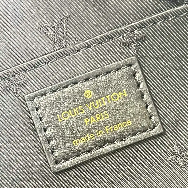 LV Bag 2206YA0031