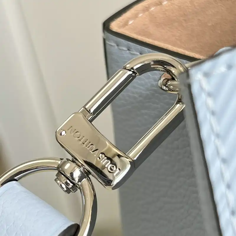 LV Bag 2206YA0044