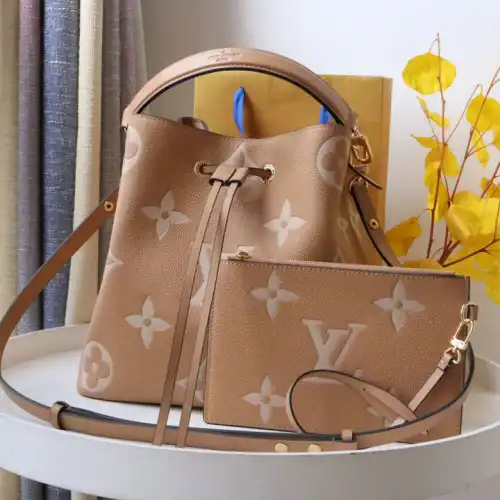 LV Bag 2207DJ0010