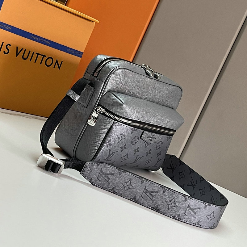 LV Bag 2207PL0005