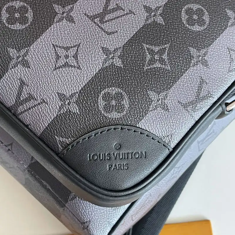 LV Bag 2207PL0010