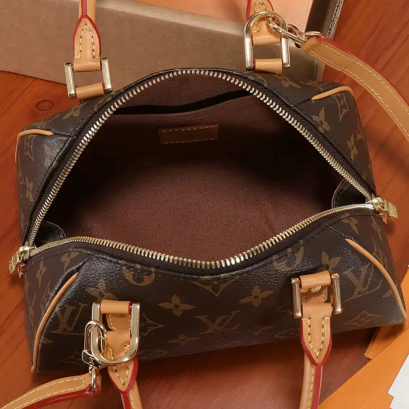 LV Bag 2207YA0003