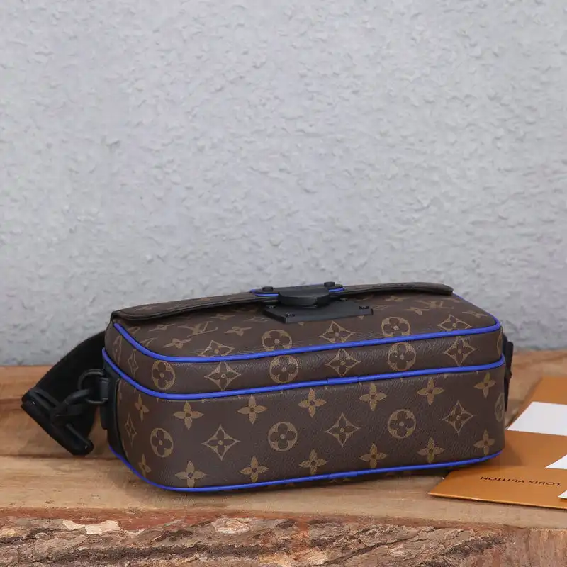 LV Bag 2207YA0005