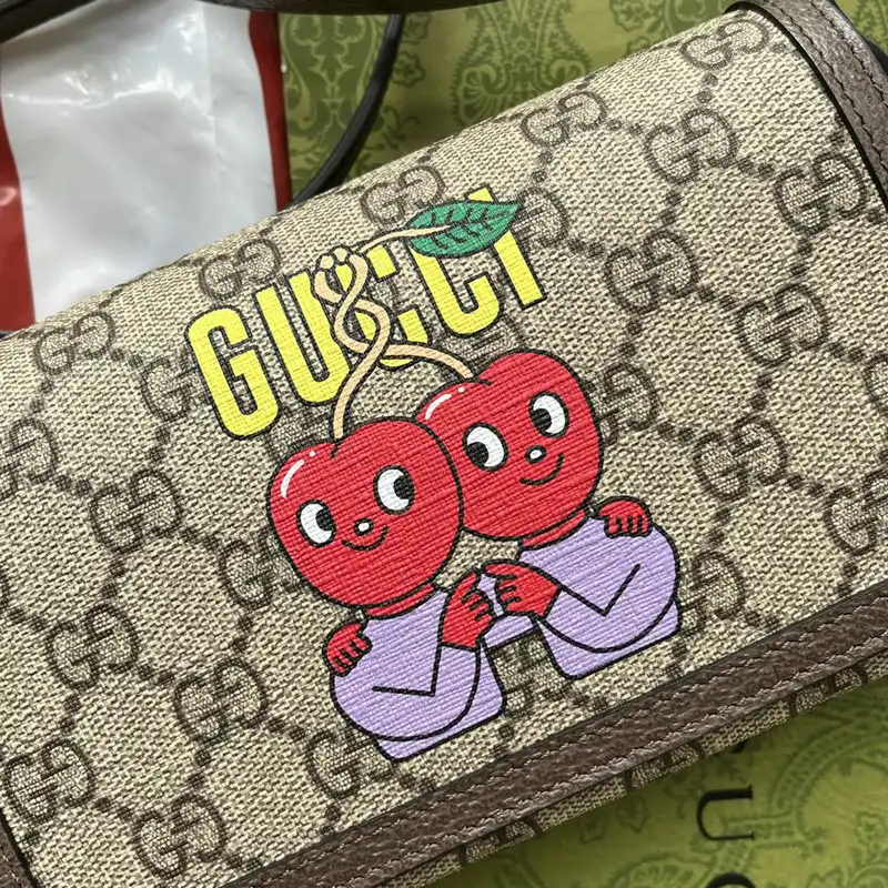 Gucci Bag 2207YA0012