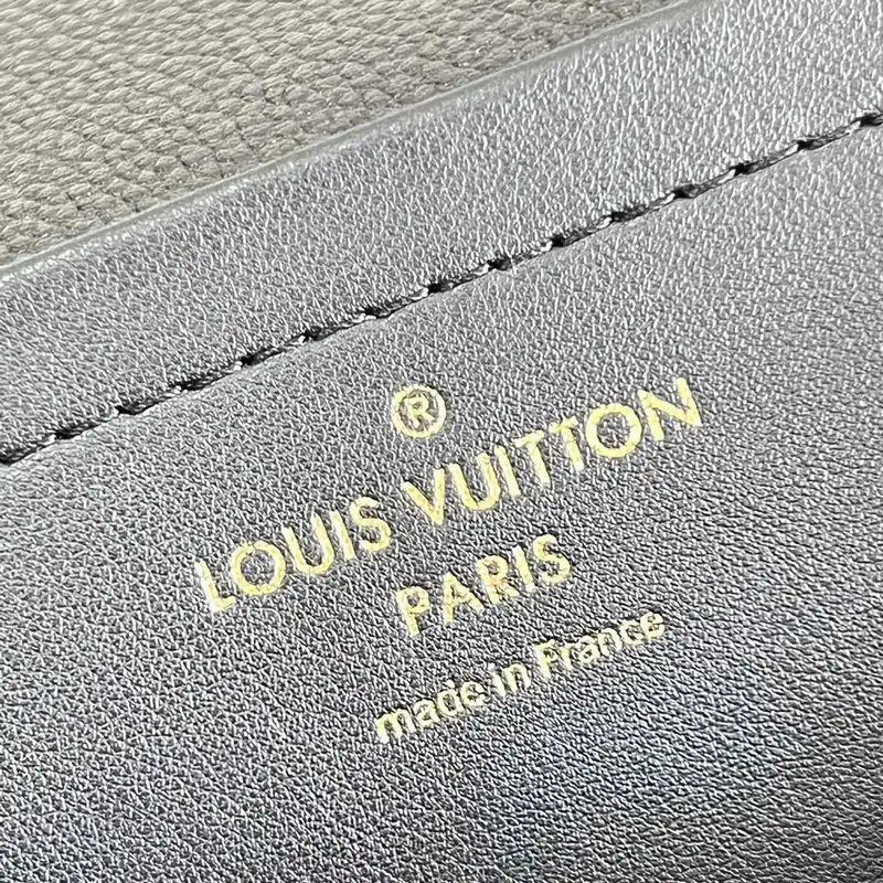 LV Bag 2207YA0025