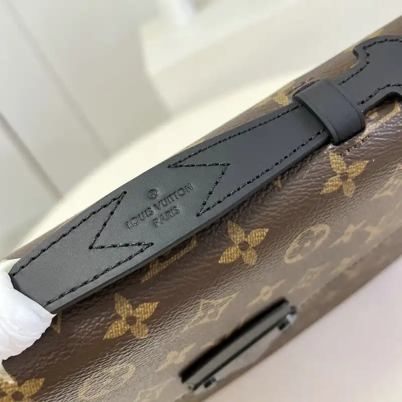 LV Bag 2207YA0028