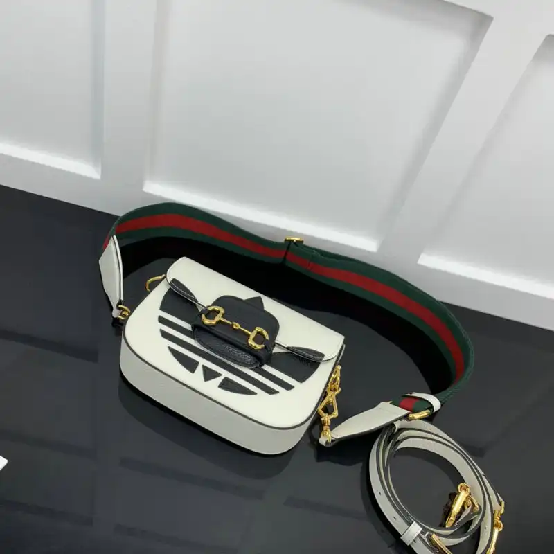 Gucci Bag 2207YA0038