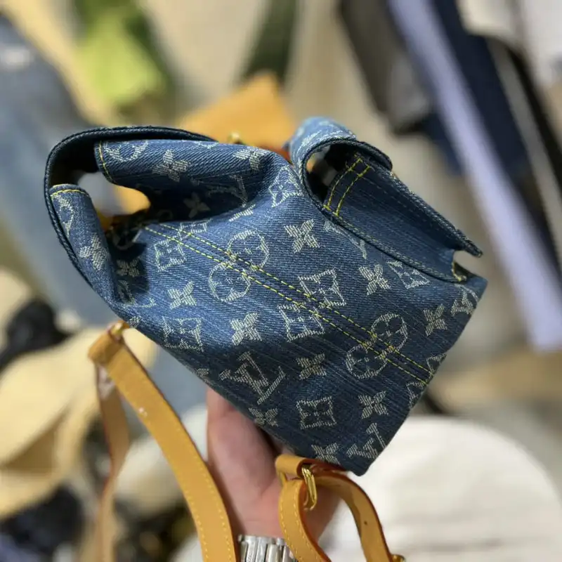 LV Bag 2207YA0051