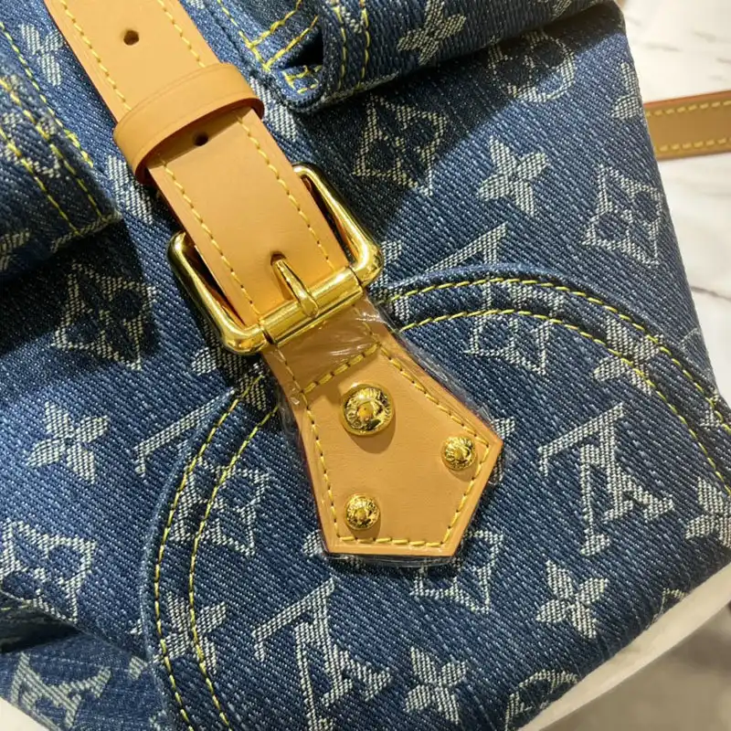 LV Bag 2207YA0051