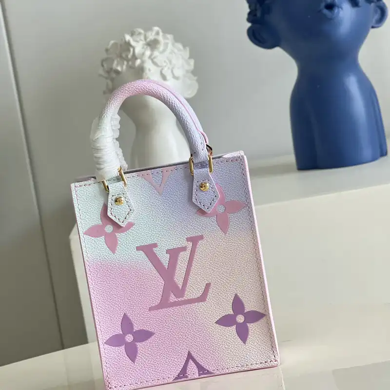 Fashionrepsfam ru LV Bag 2207YA0062