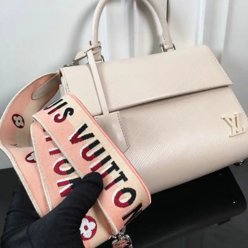 LV Bag 2208DJ0008