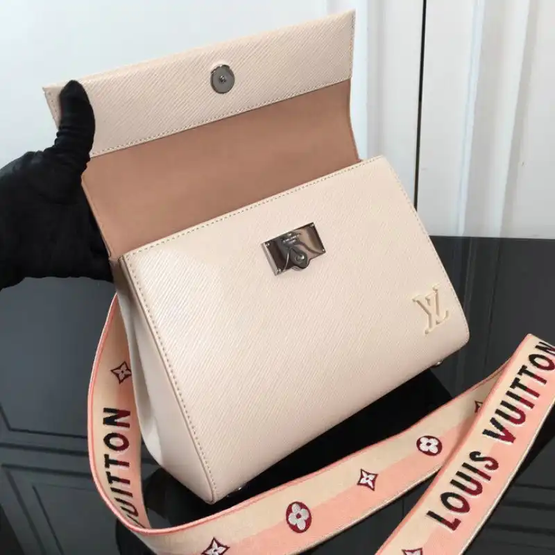 LV Bag 2208DJ0008