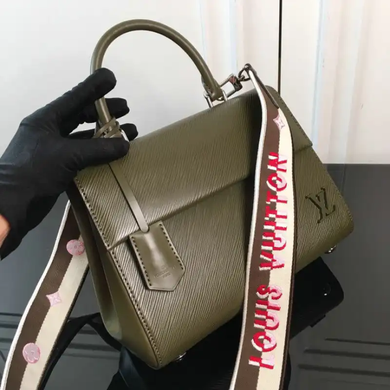 LV Bag 2208DJ0009