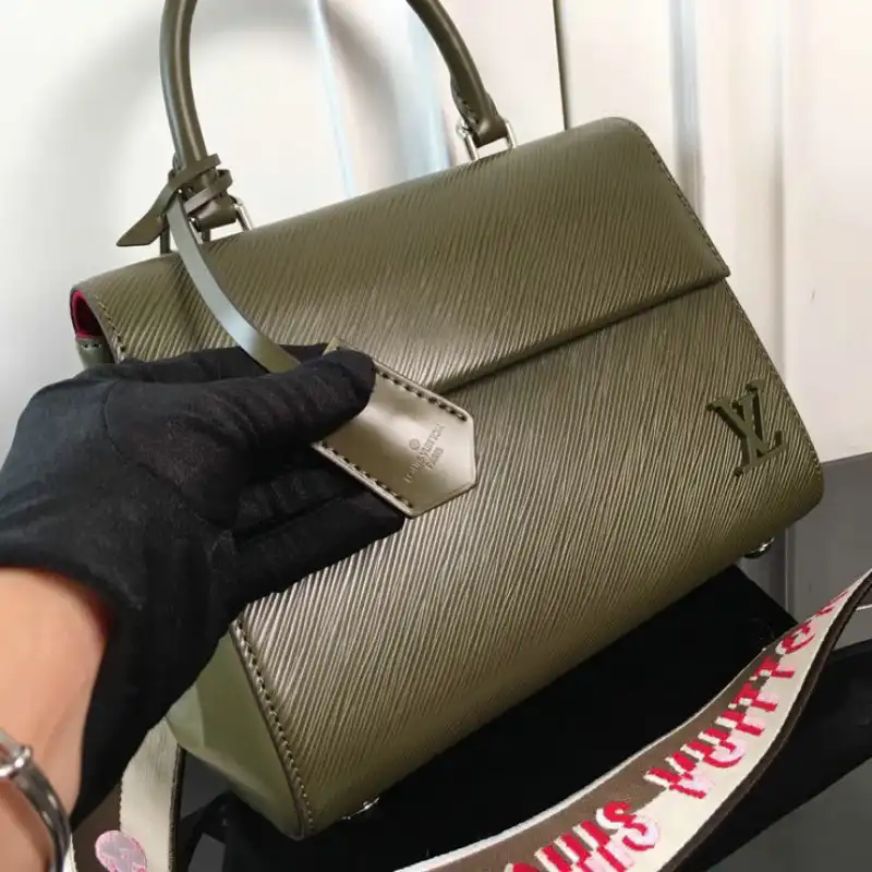 LV Bag 2208DJ0009