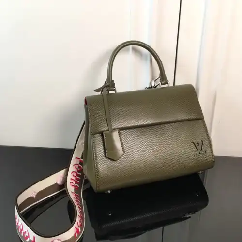 LV Bag 2208DJ0009