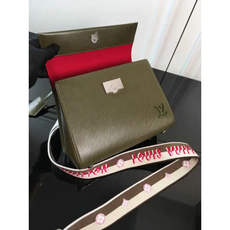 LV Bag 2208DJ0009