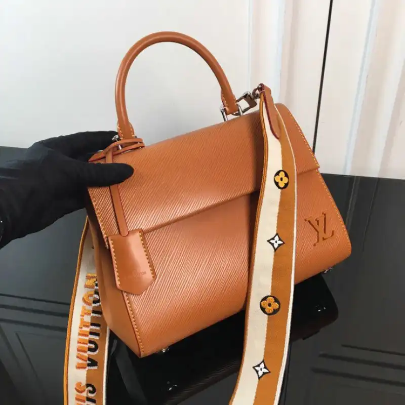 LV Bag 2208DJ0010