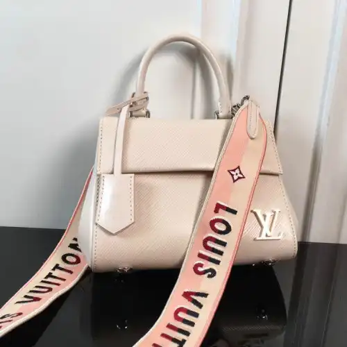 LV Bag 2208DJ0013