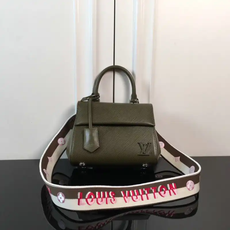 LV Bag 2208DJ0014