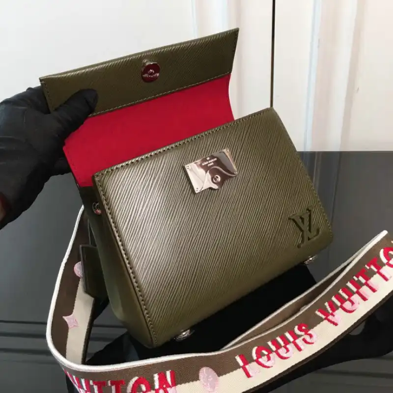 LV Bag 2208DJ0014