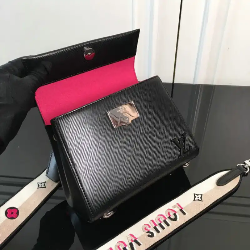 LV Bag 2208DJ0015