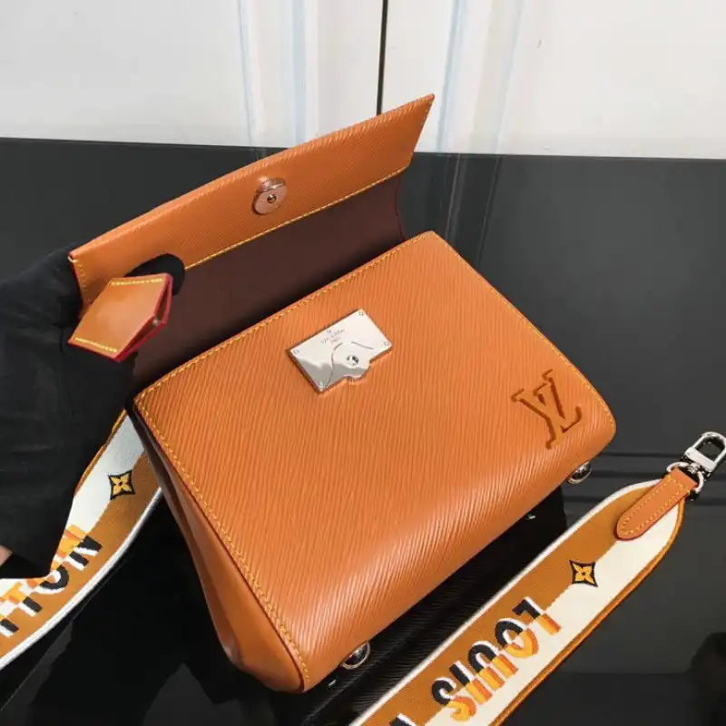 LV Bag 2208DJ0016