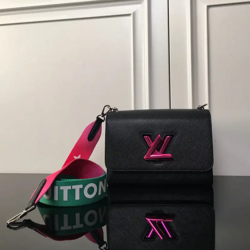 LV Bag 2208DJ0017