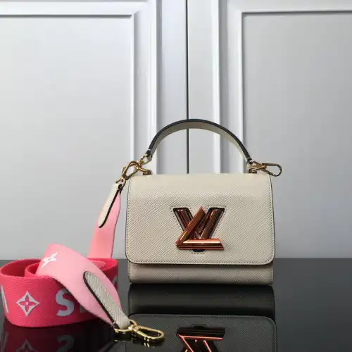 LV Bag 2208DJ0018