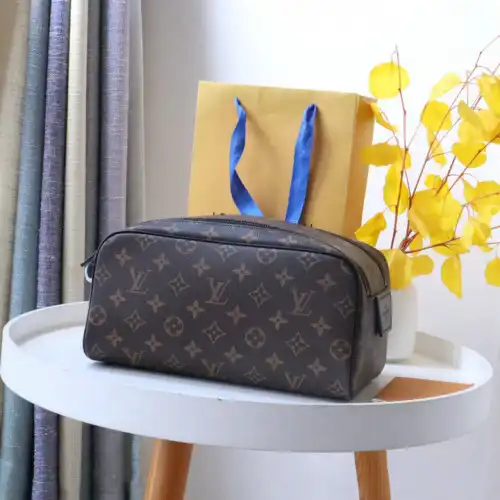 LV Bag 2208DJ0041