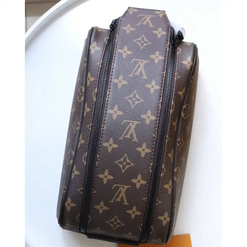 Fashionrepsfam ru LV Bag 2208DJ0041