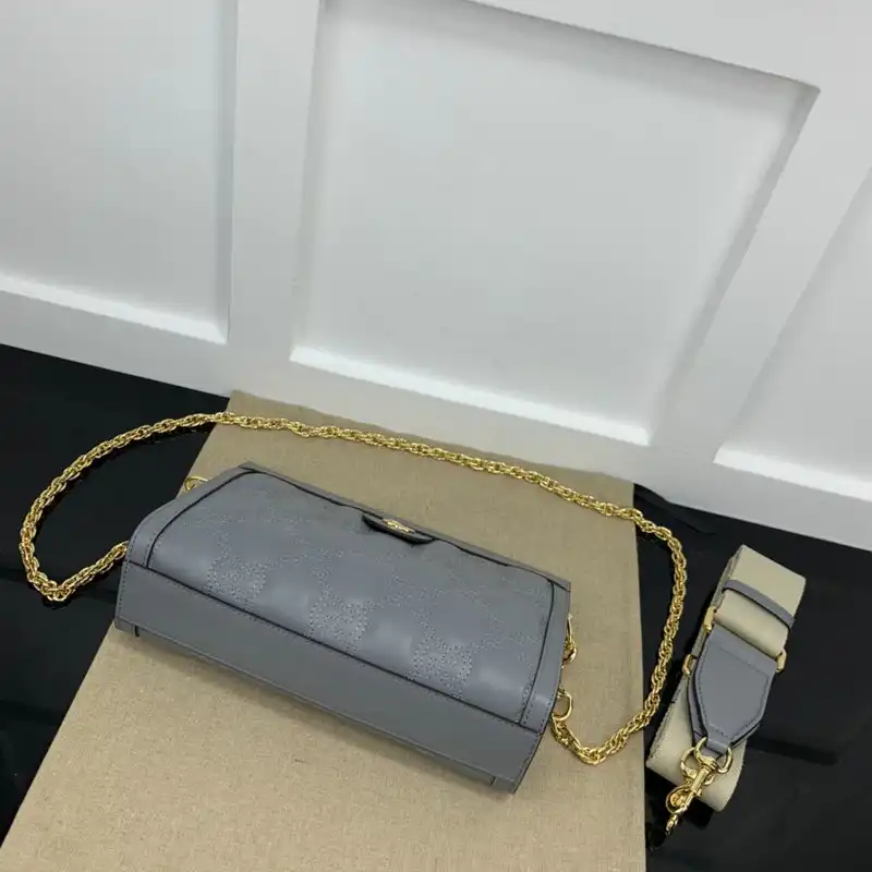 Cheap Gucci Bag 2208YA0025