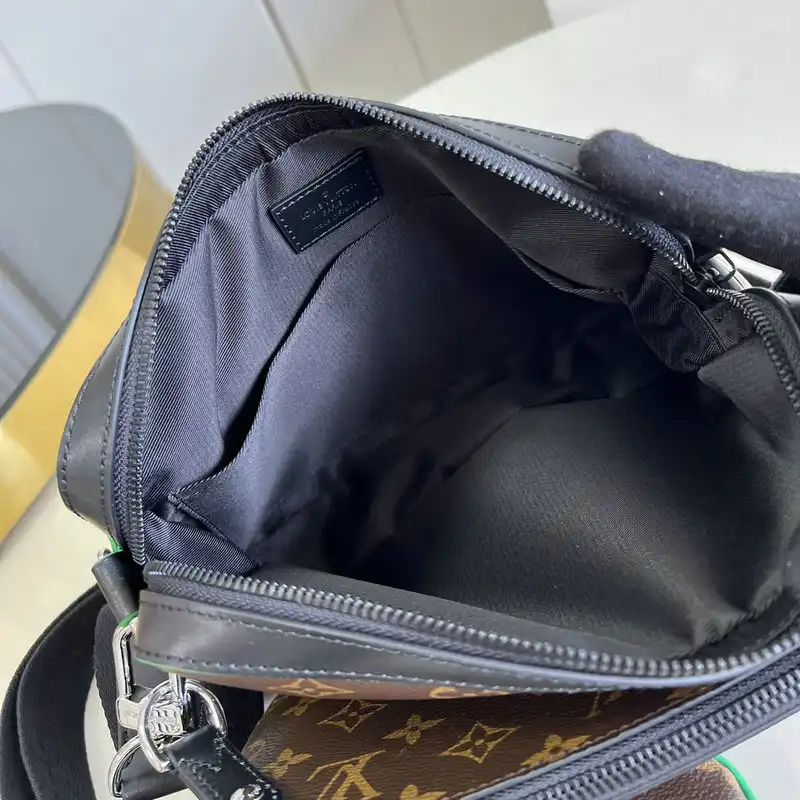 LV Bag 2208YA0039