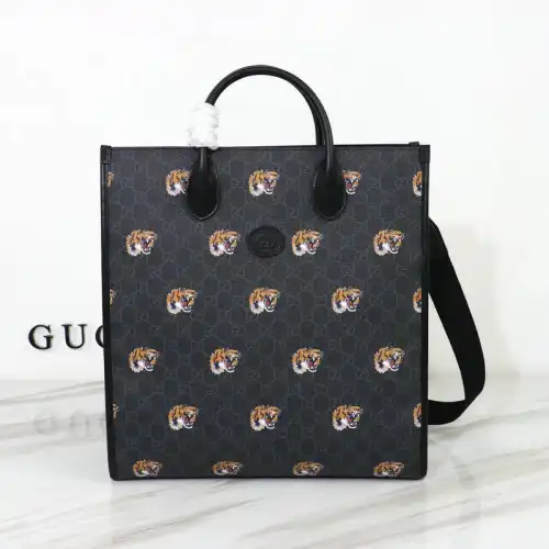 FASH Gucci Bag 2209DJ0009