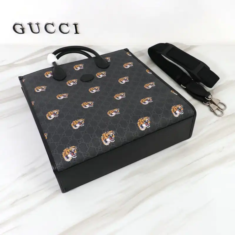 FASH Gucci Bag 2209DJ0009