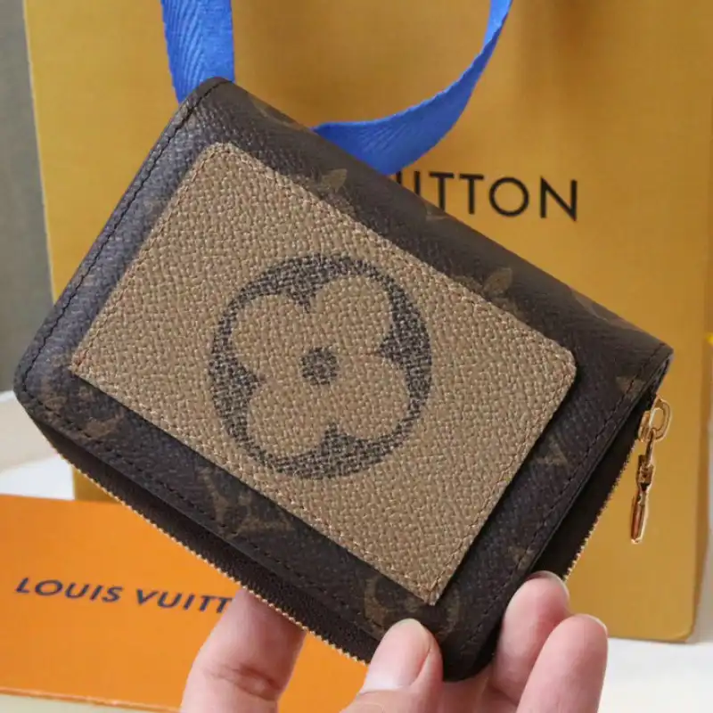 LV Bag 2209DJ0046