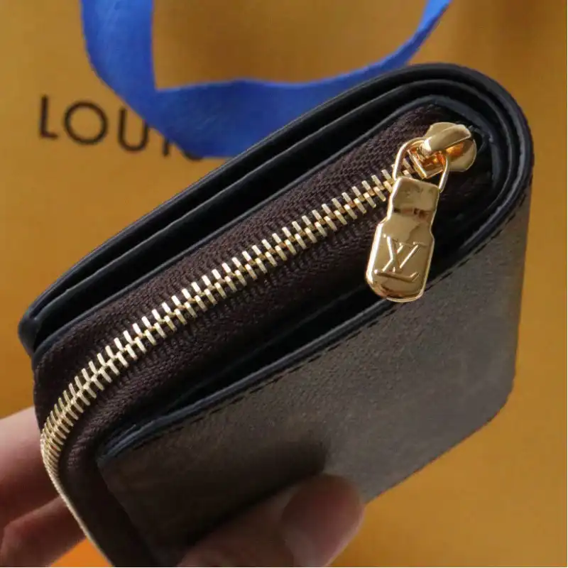 LV Bag 2209DJ0046