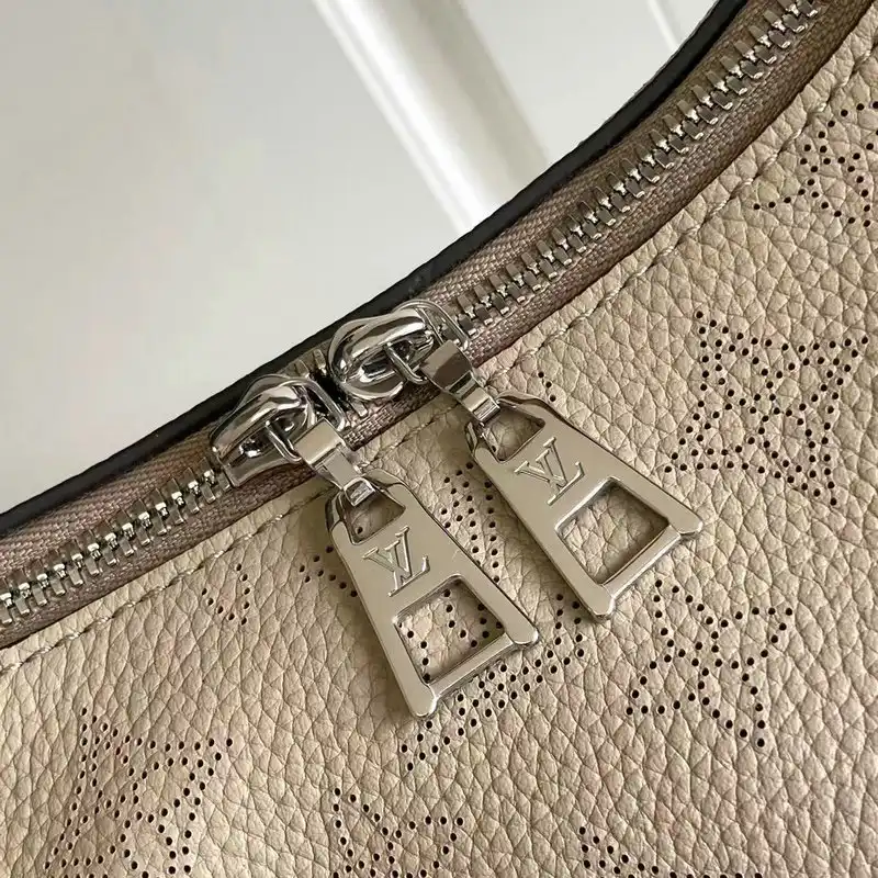 LV Bag 2209DJ0058