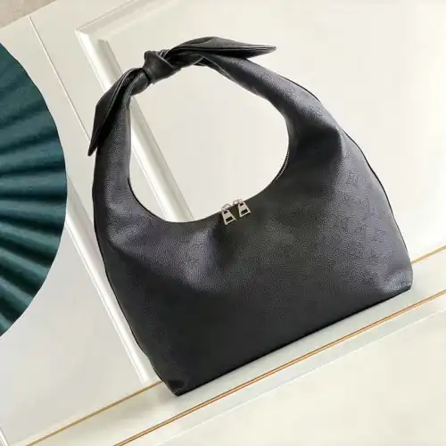 LV Bag 2209DJ0059