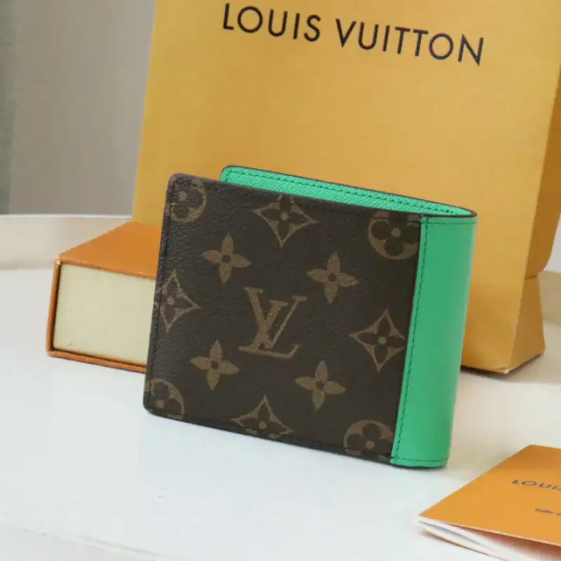 LV Bag 2209DJ0079