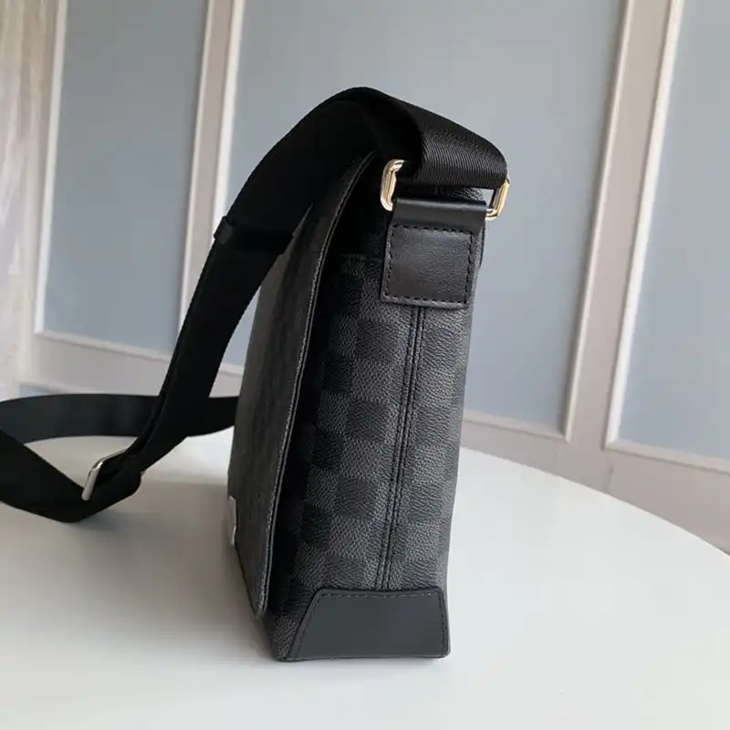 LV Bag 2209HT0001