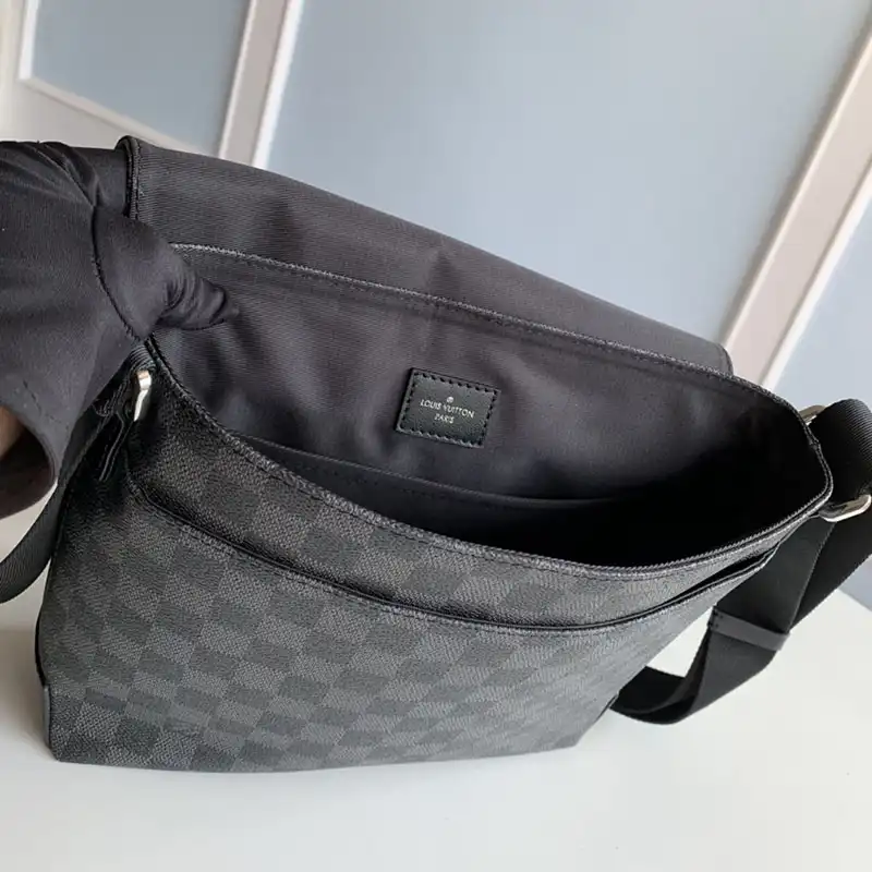 FASH LOUIS VUITTON Bag 2209HT0001