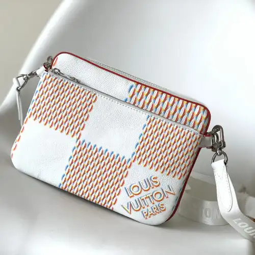 LV Bag 2209HT0008