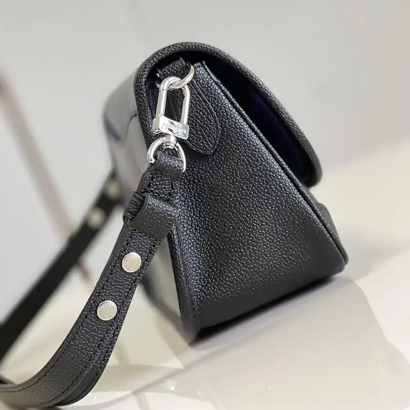 Fashionrep LV Bag 2209HT0009