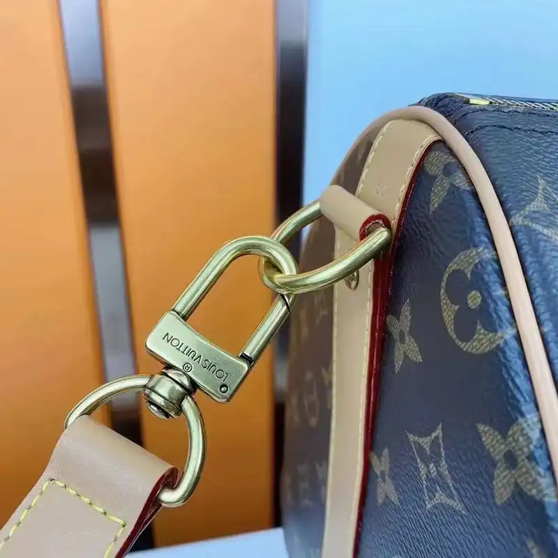 FASH LOUIS VUITTON Bag 2209HT0032